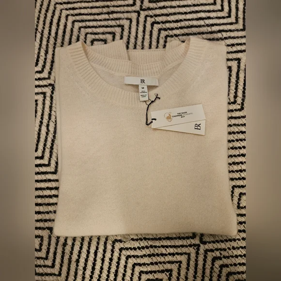 NWT Pristine Banana Republic Soft Cream 100% Cashmere Sweater- Size M - Picture 8 of 10